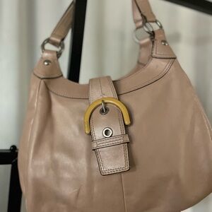 Vintage Coach Lynn Soho shell pink
